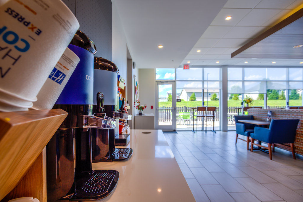 Holiday Inn Express & Suite Milroy - Reedsville Екстер'єр фото