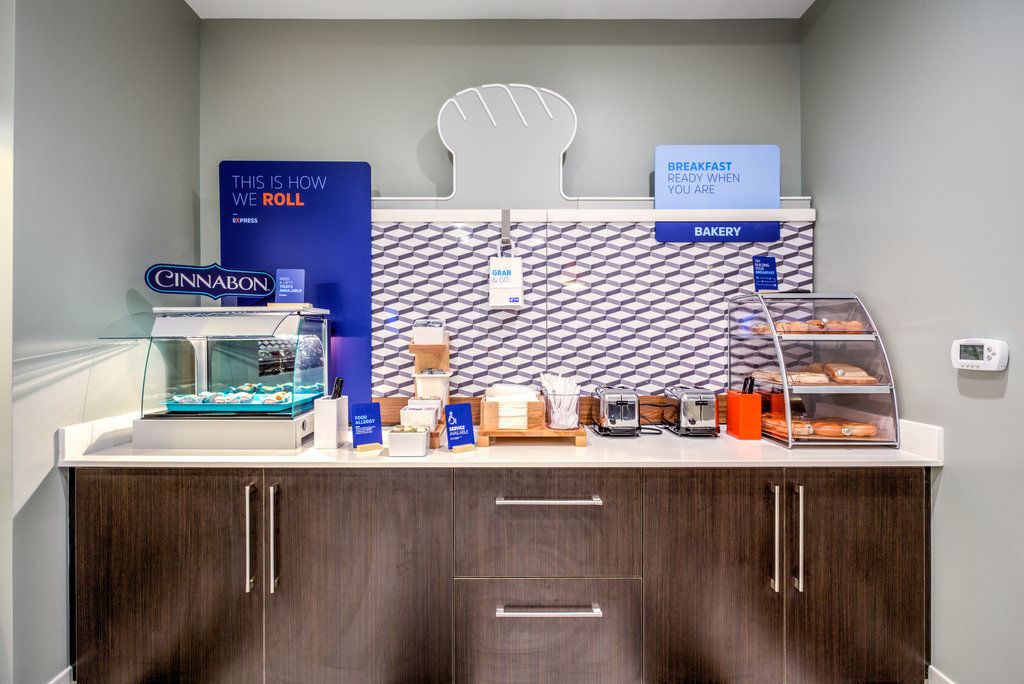 Holiday Inn Express & Suite Milroy - Reedsville Екстер'єр фото