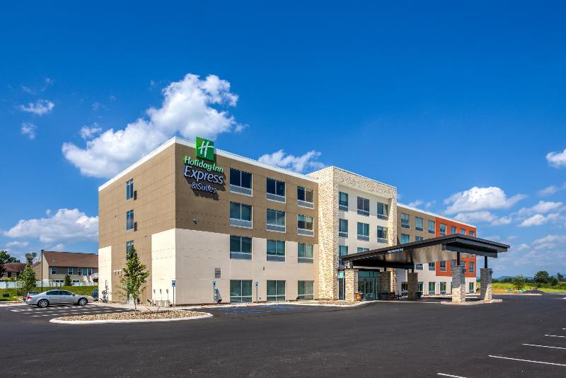 Holiday Inn Express & Suite Milroy - Reedsville Екстер'єр фото