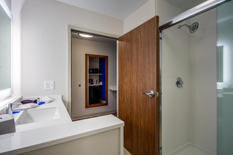 Holiday Inn Express & Suite Milroy - Reedsville Екстер'єр фото