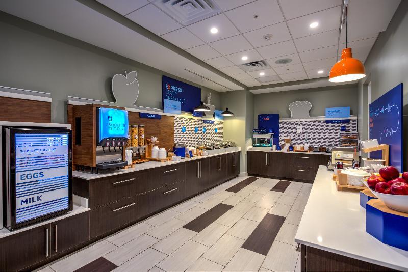 Holiday Inn Express & Suite Milroy - Reedsville Екстер'єр фото